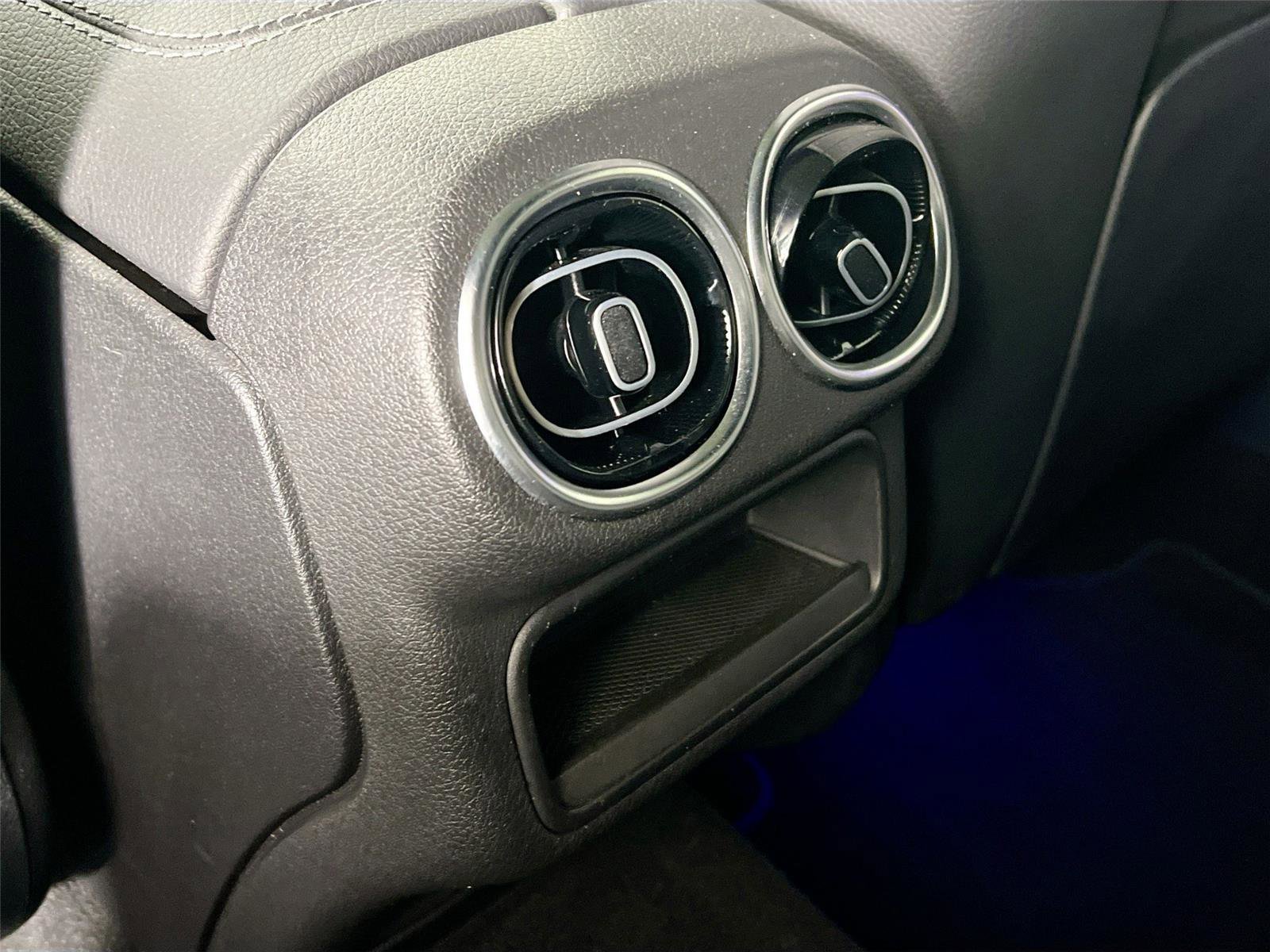 Used 2024 Mercedes-Benz GLC 300 4MATIC image 22