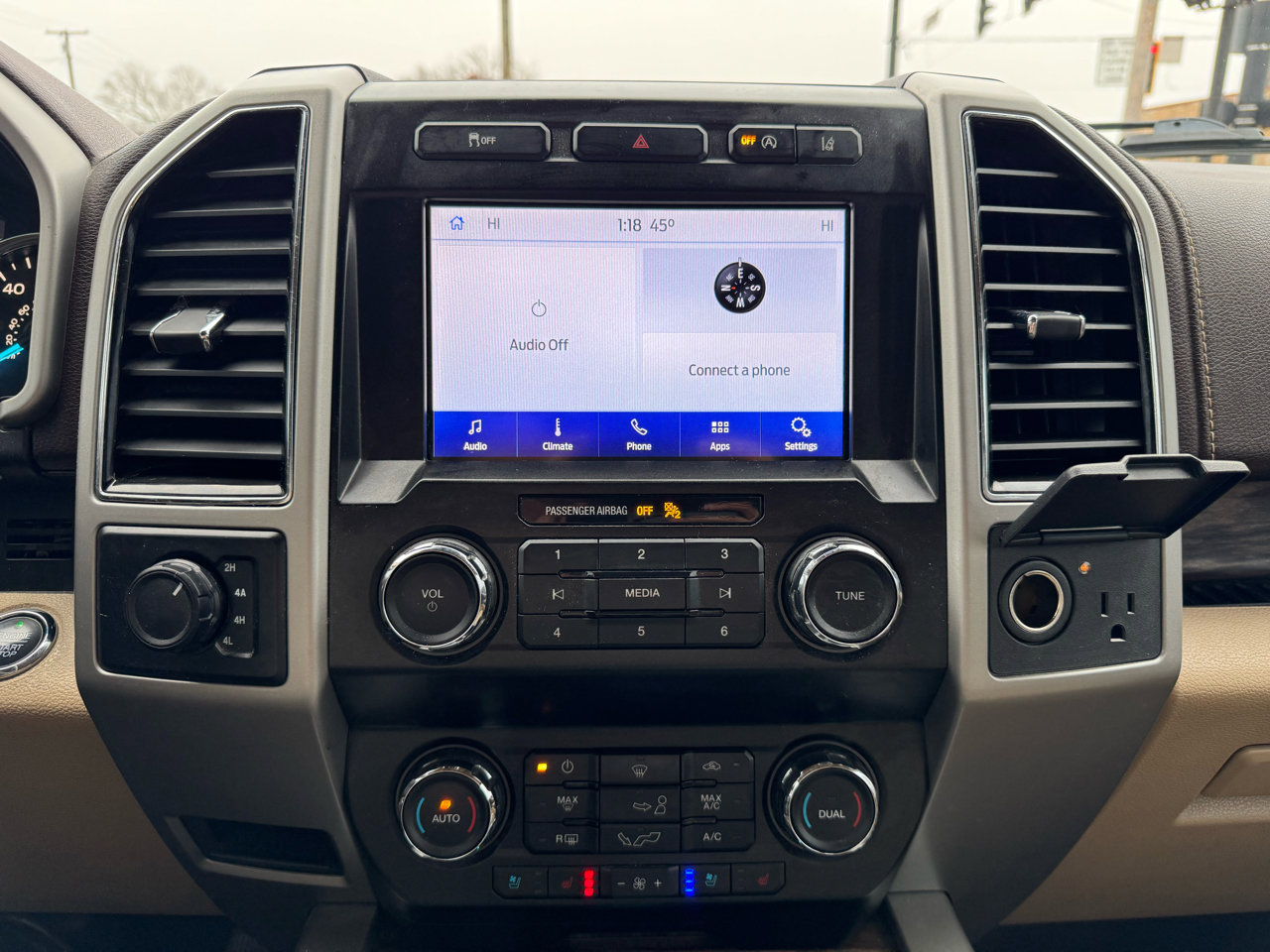 Used 2020 Ford F150 Lariat w/ Equipment Group 501A Mid image 21