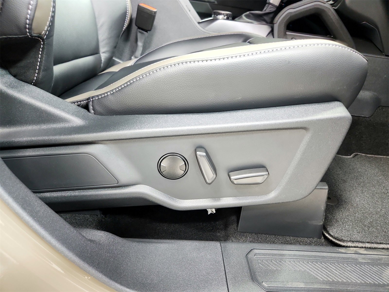 New 2025 Ford Bronco Outer Banks w/ Sasquatch Package image 41