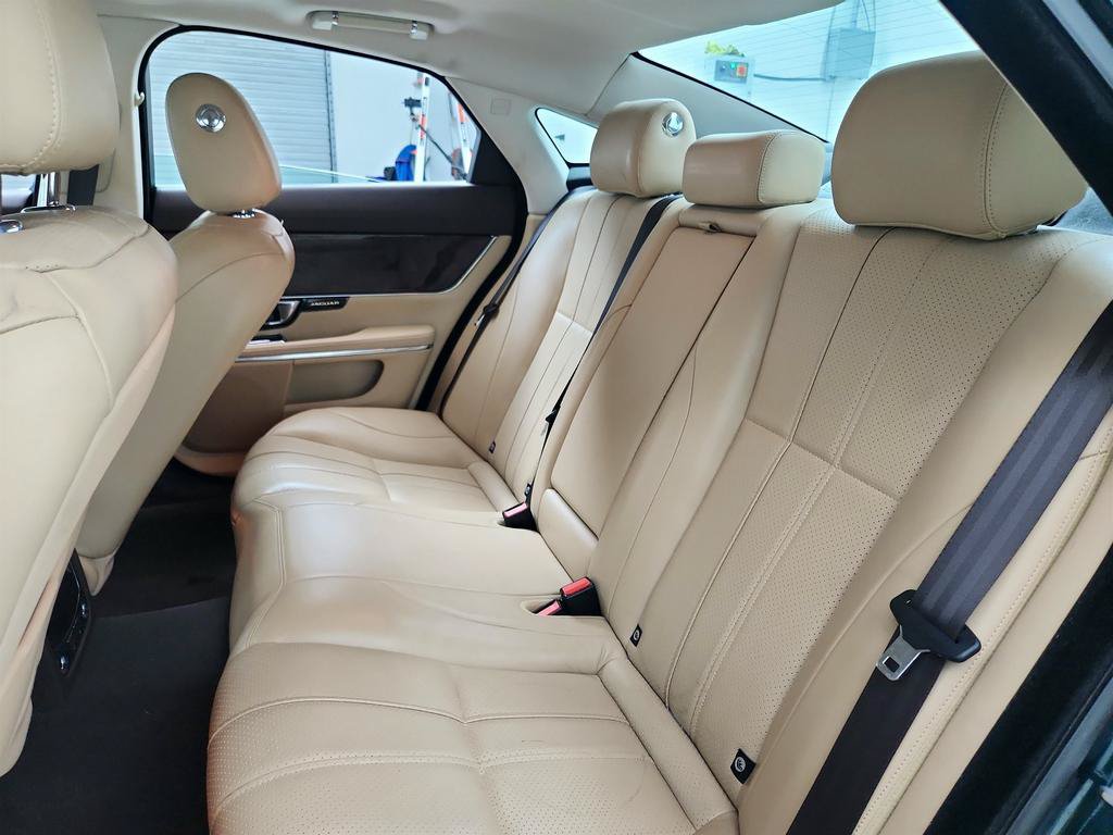Used 2015 Jaguar XJ AWD image 25