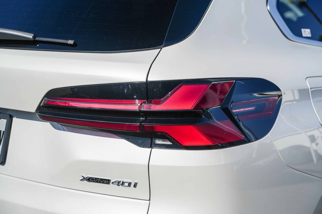 New 2026 BMW X5 xDrive40i w/ Parking Assistance Package AWD/4WD image 7