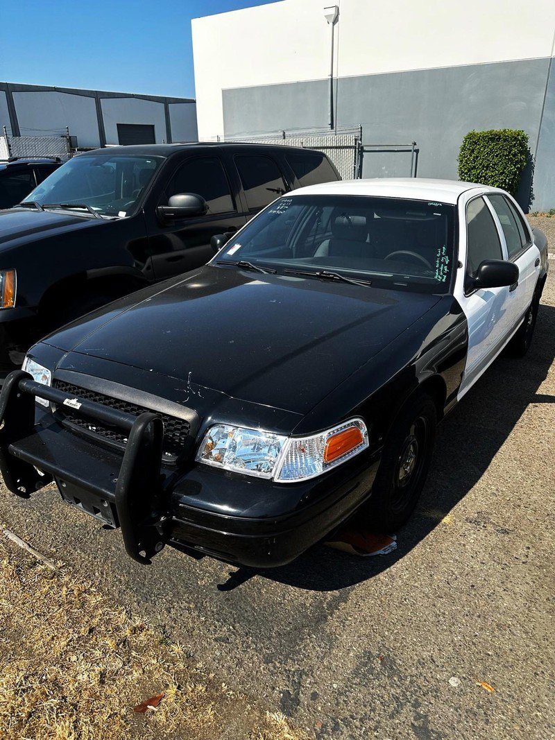 Used 2011 Ford Crown Victoria Police Interceptor w/ Trunk Pack image 3
