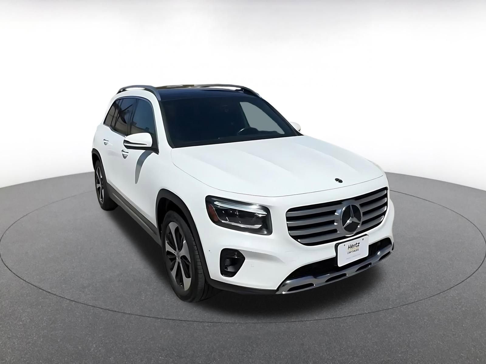 Used 2025 Mercedes-Benz GLB 250 4MATIC image 3