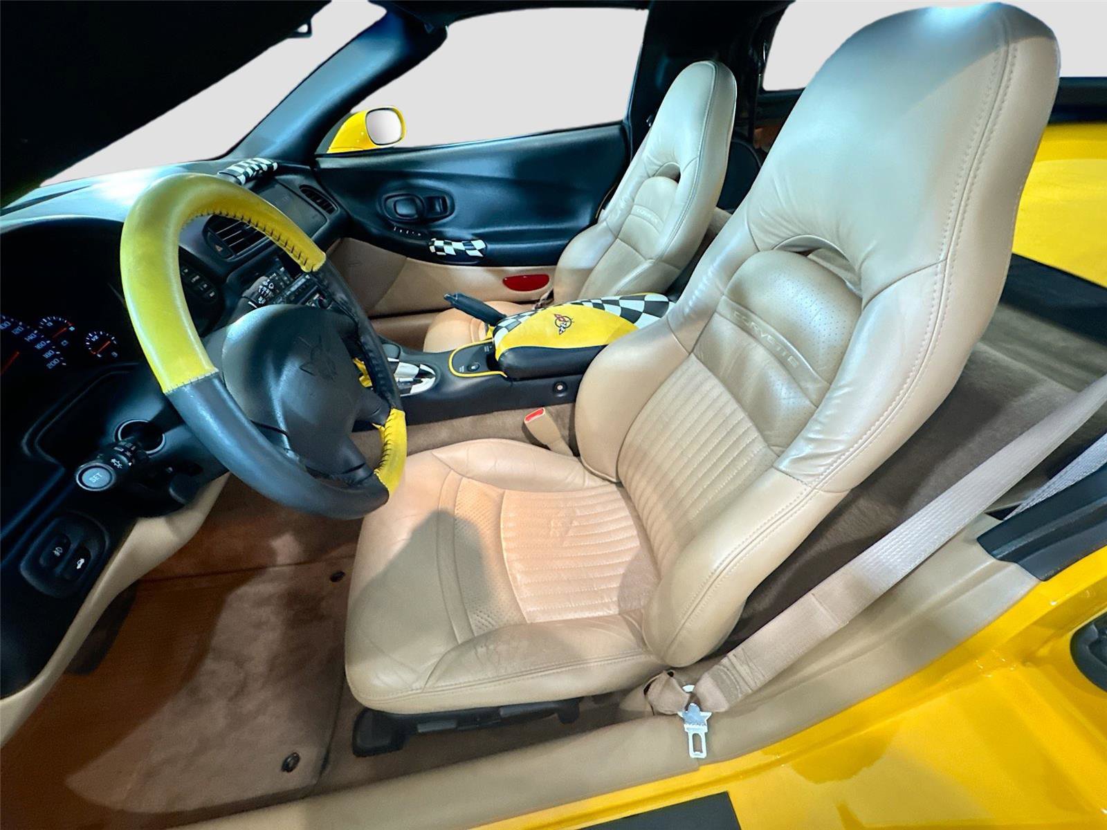 Used 2004 Chevrolet Corvette Coupe w/ Preferred Equipment Group image 10