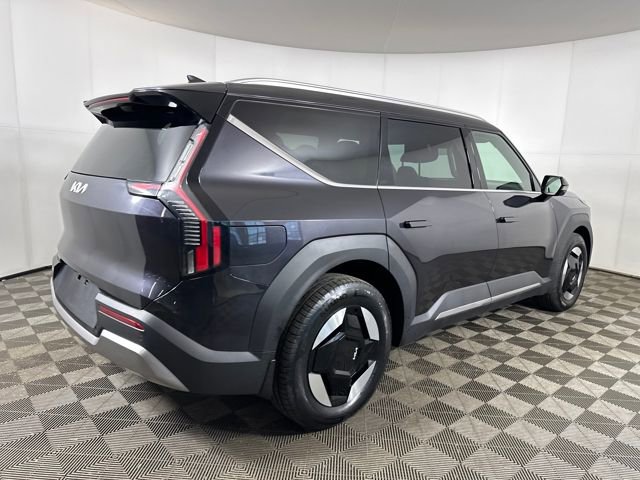 Used 2025 Kia EV9 Wind image 3