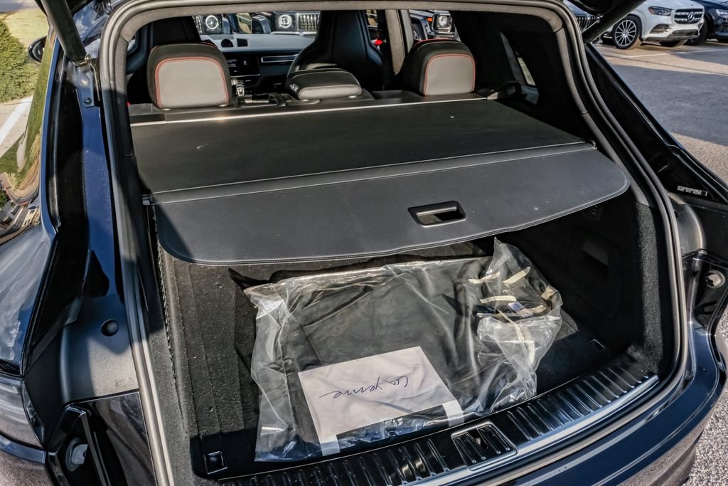 Used 2022 Porsche Cayenne GTS AWD/4WD image 63