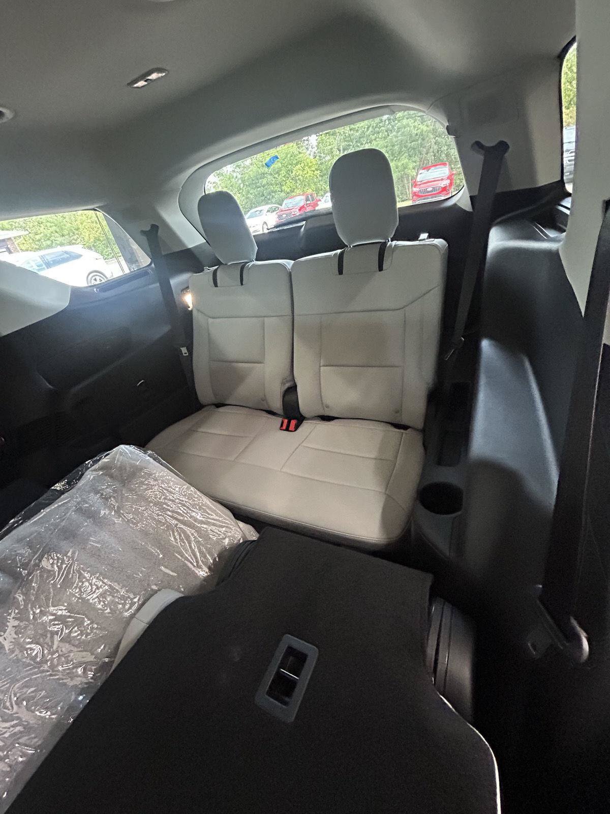 New 2026 Ford Explorer Platinum w/ LUX Leather Package AWD/4WD image 13
