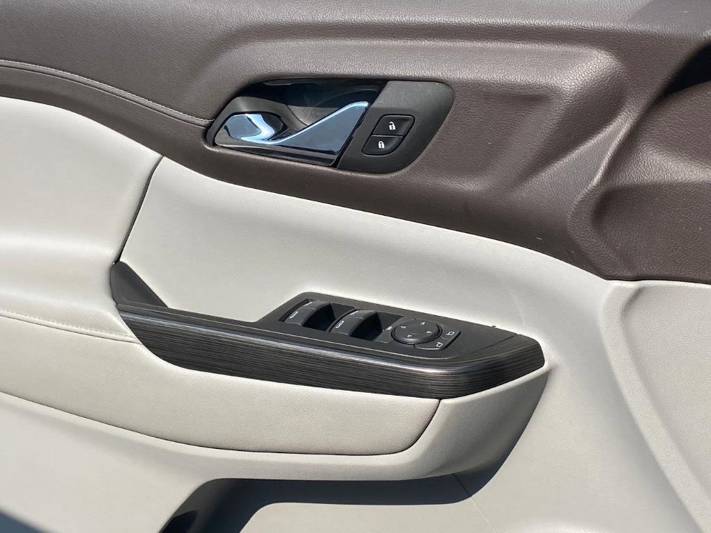 Used 2023 GMC Acadia SLT image 18