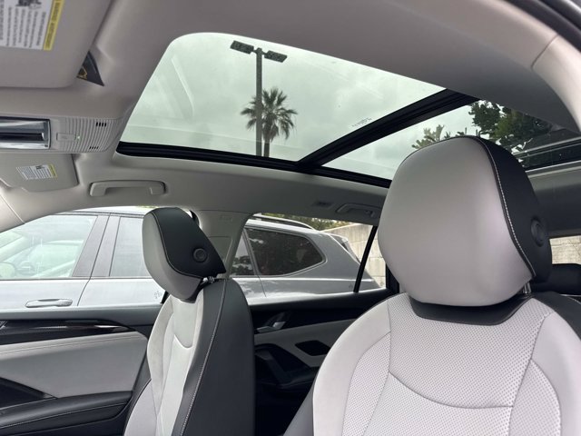 New 2026 Volkswagen Tiguan SE FWD image 19