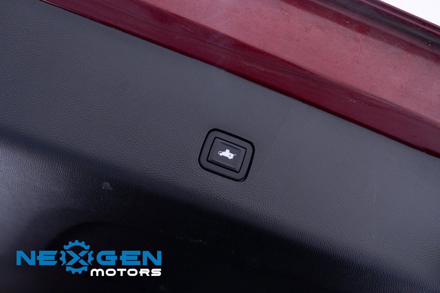 Used 2020 Chevrolet Traverse LT image 43