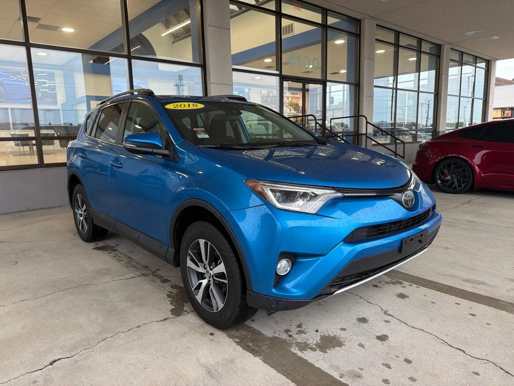 Used 2018 Toyota RAV4 XLE AWD/4WD image 7