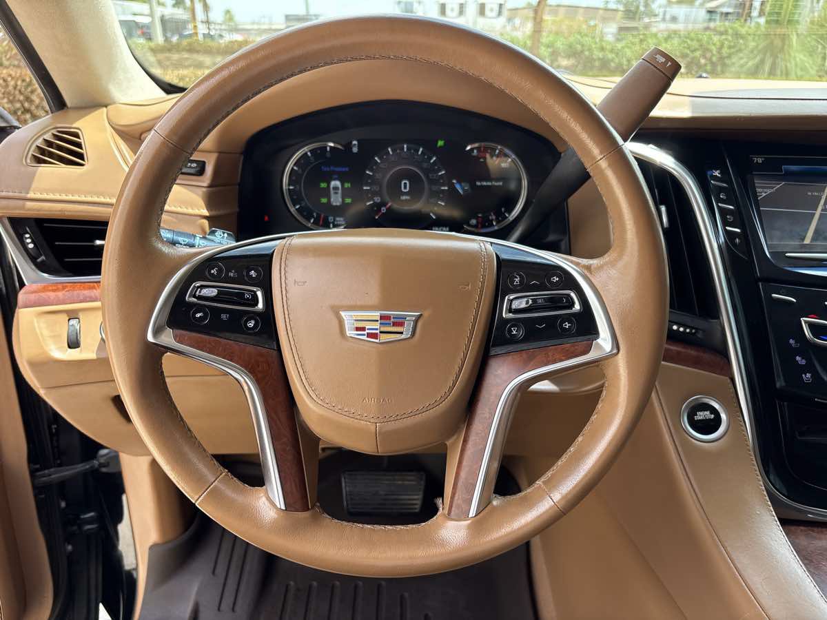 Used 2016 Cadillac Escalade Platinum AWD/4WD image 28