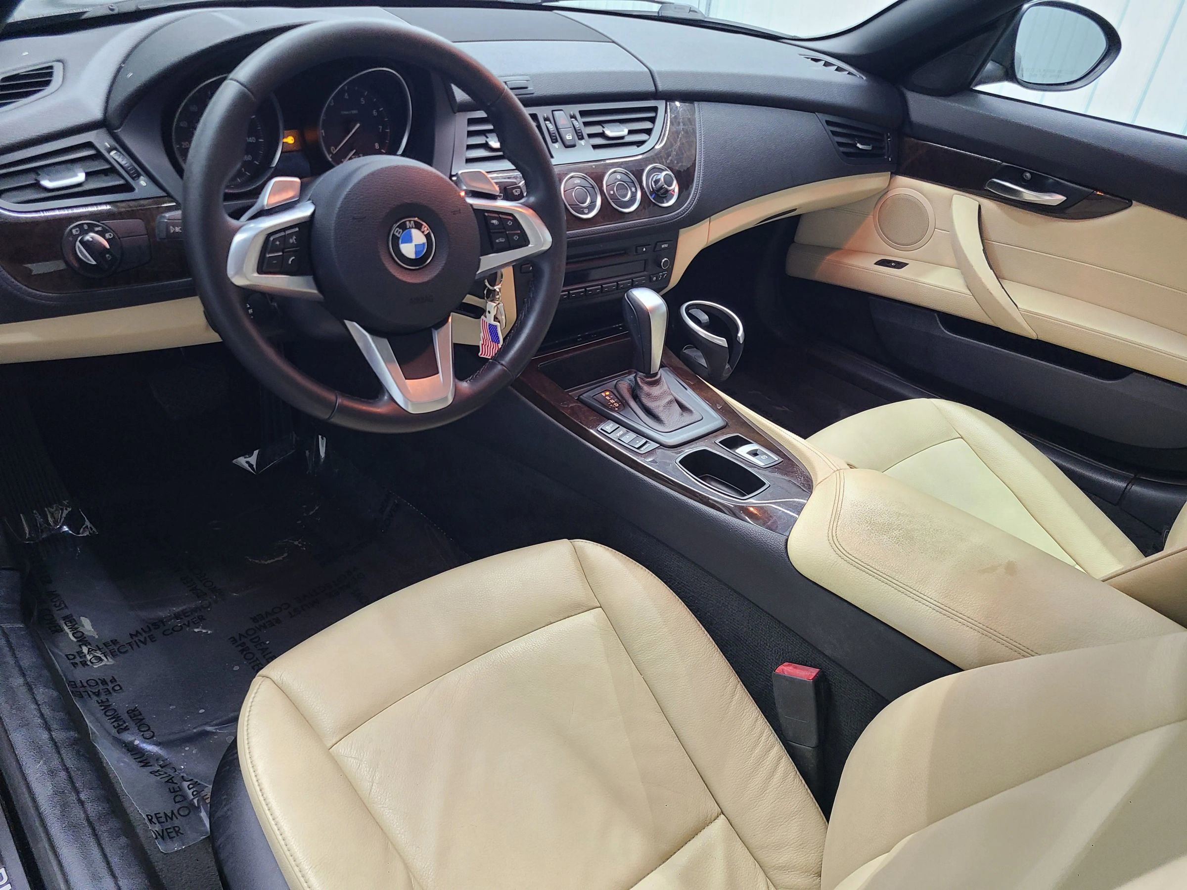 Used 2011 BMW Z4 sDrive30i RWD image 2