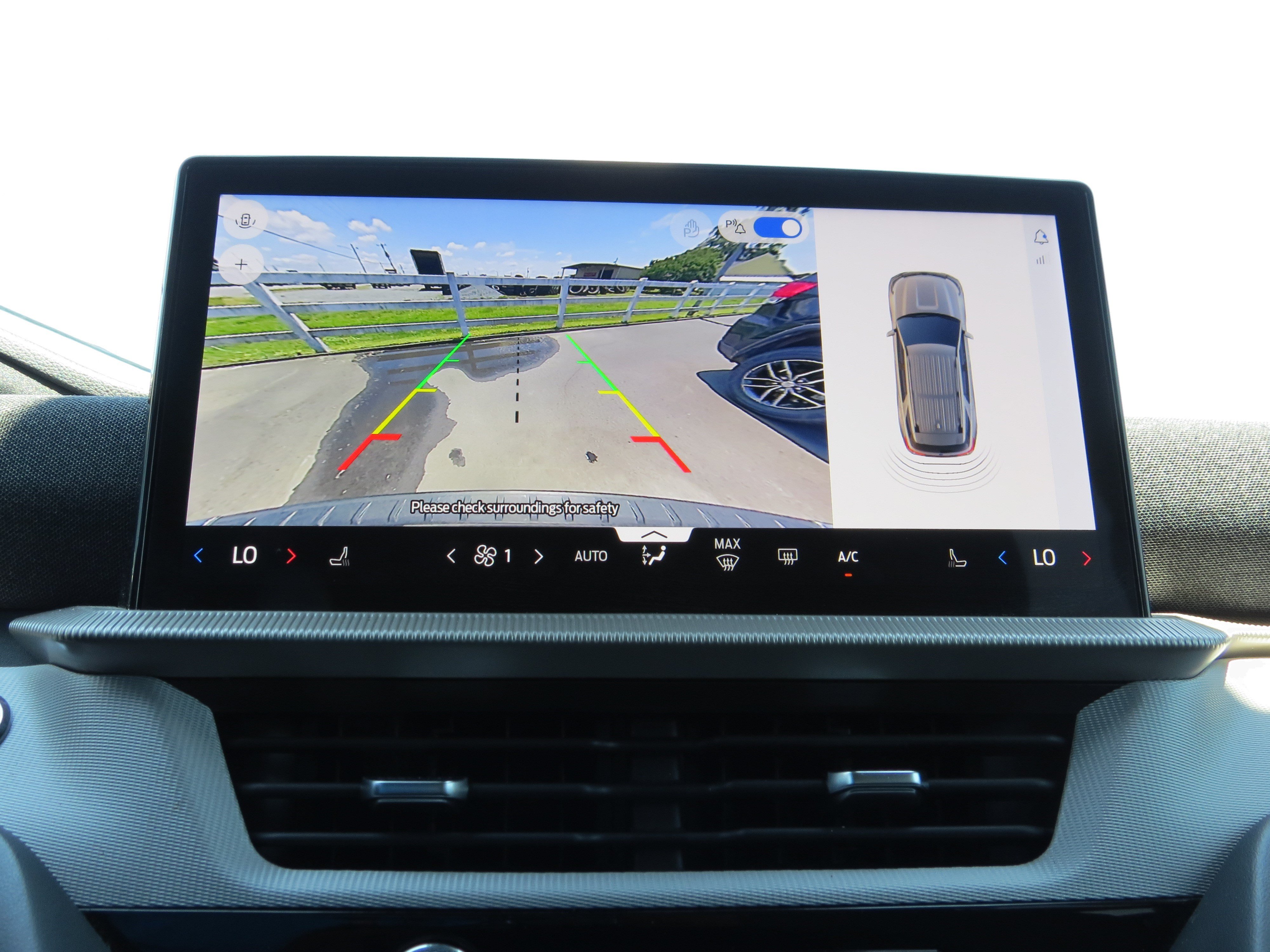 Used 2025 Ford Explorer Active RWD image 25