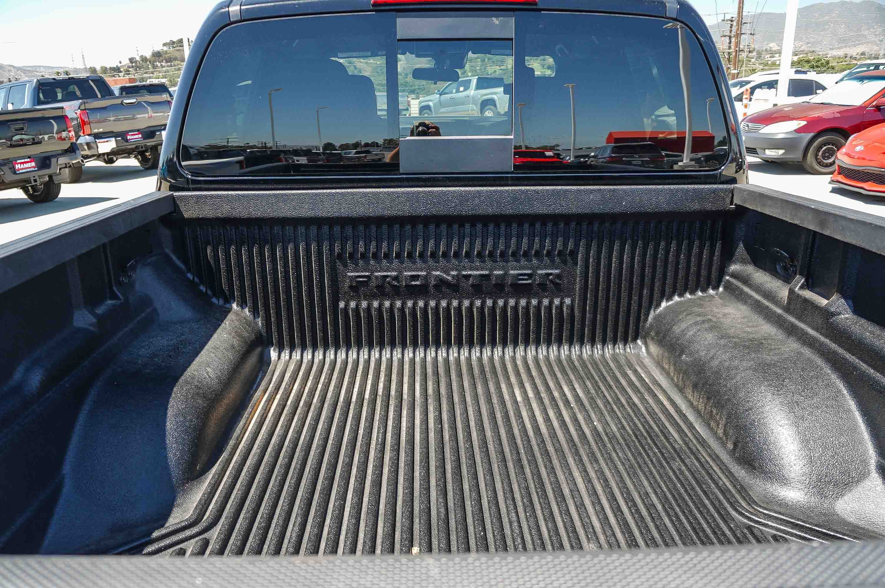 Used 2024 Nissan Frontier PRO-4X AWD/4WD image 28