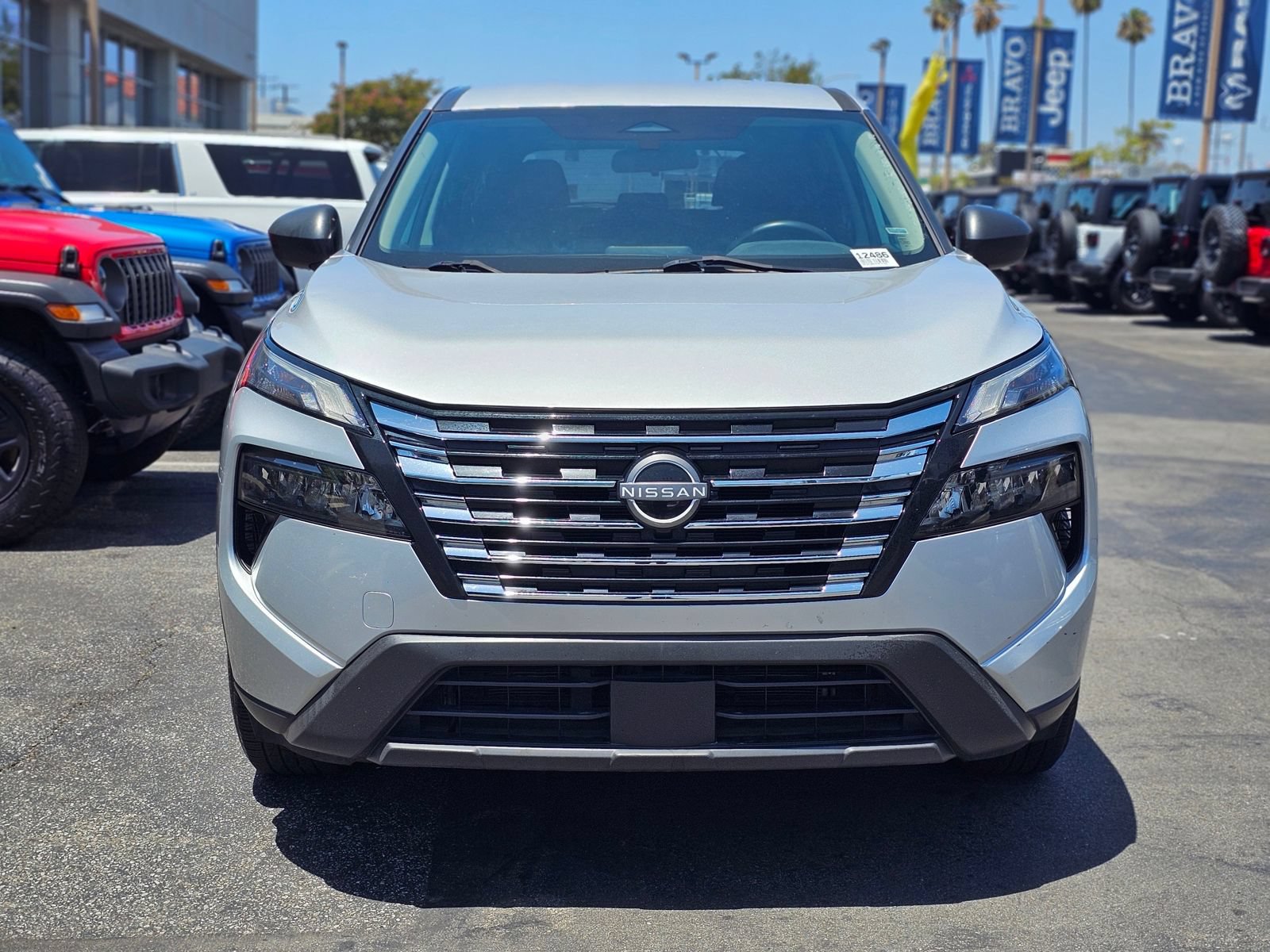 Used 2024 Nissan Rogue S FWD image 2