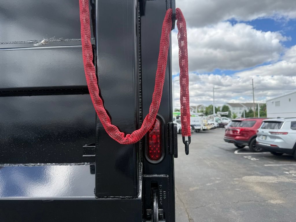 New 2025 Ford F750 2WD Regular Cab Super Duty image 43