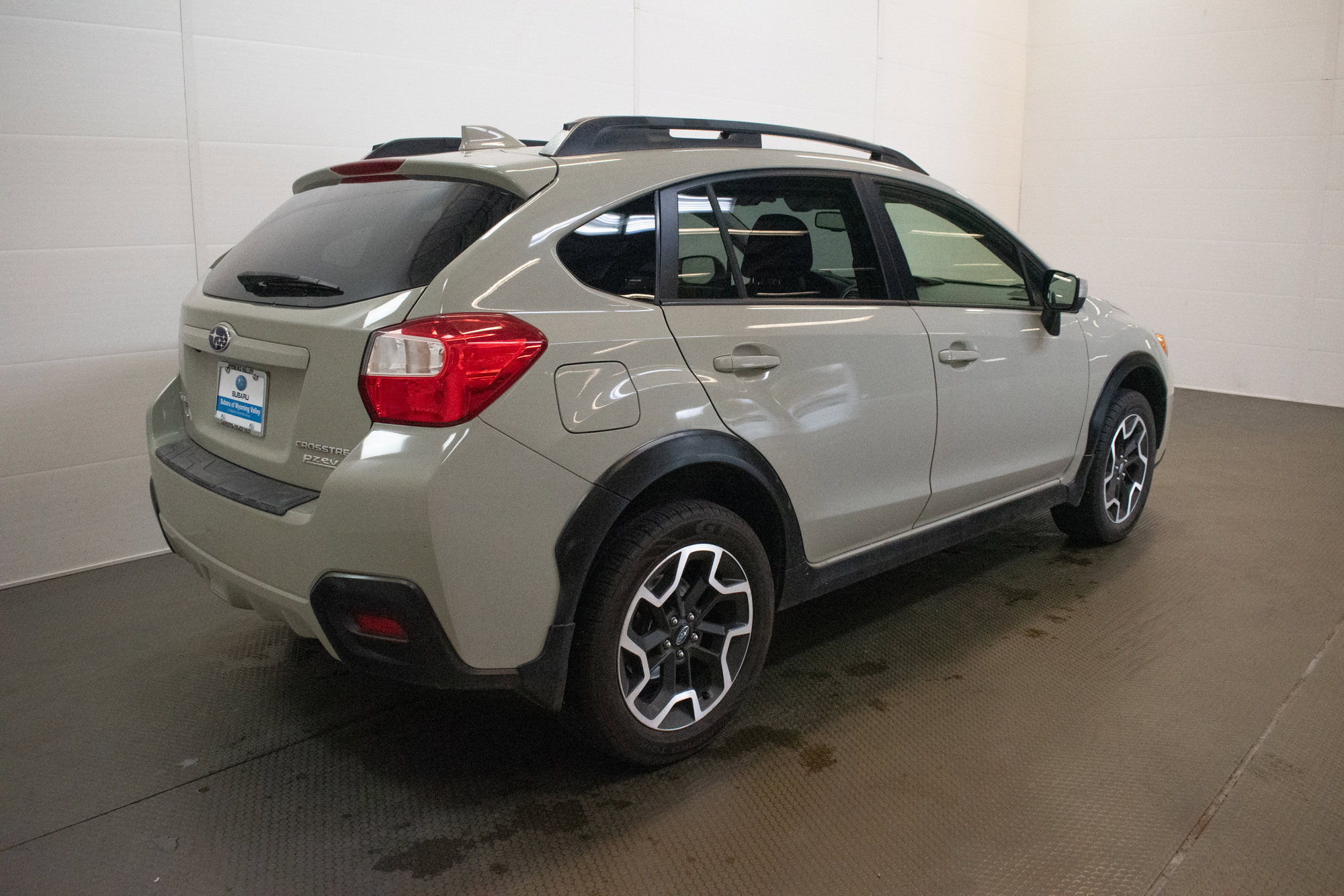 Used 2016 Subaru Crosstrek 2.0i Premium AWD/4WD image 4