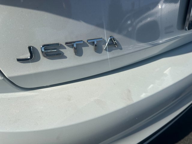 Used 2022 Volkswagen Jetta SE image 11