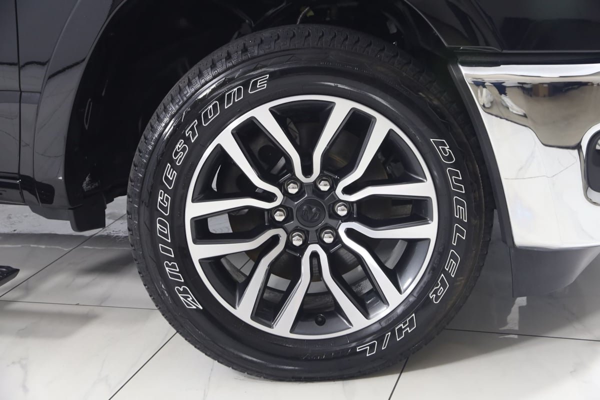 Used 2025 RAM 1500 Limited w/ Trailer Tow Group AWD/4WD image 20