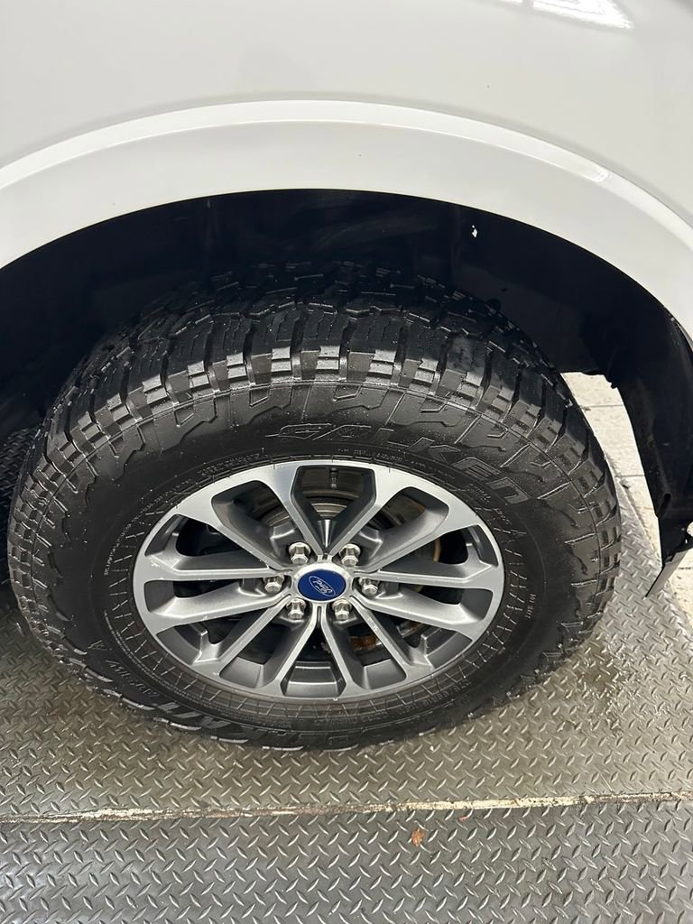 Used 2018 Ford F150 Lariat image 43