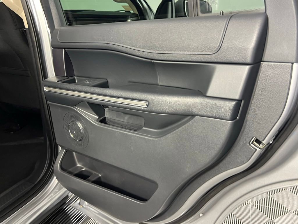 Used 2024 Ford Expedition XLT image 33