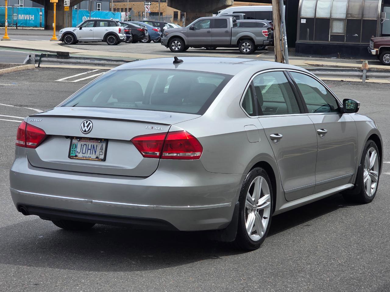 Used 2014 Volkswagen Passat 1.8T SEL Premium FWD image 7