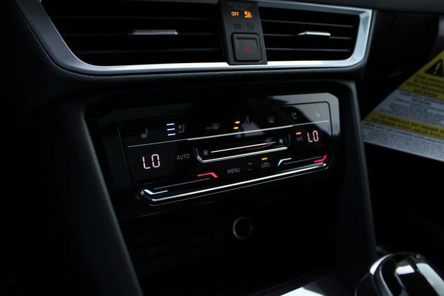 New 2025 Volkswagen Taos SEL AWD/4WD image 6