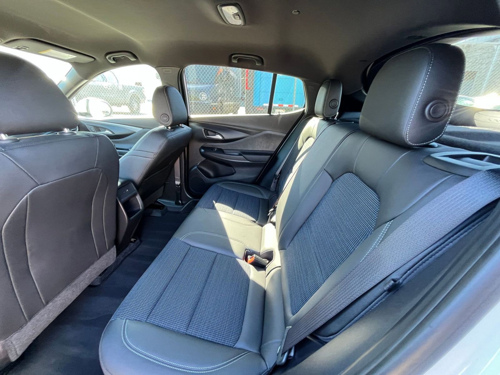 Used 2025 Buick Envista Preferred image 24