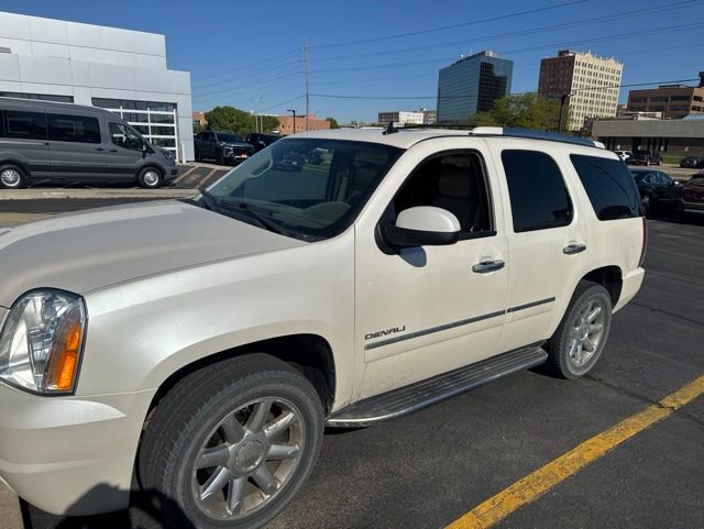 Used 2014 GMC Yukon Denali AWD/4WD video 1