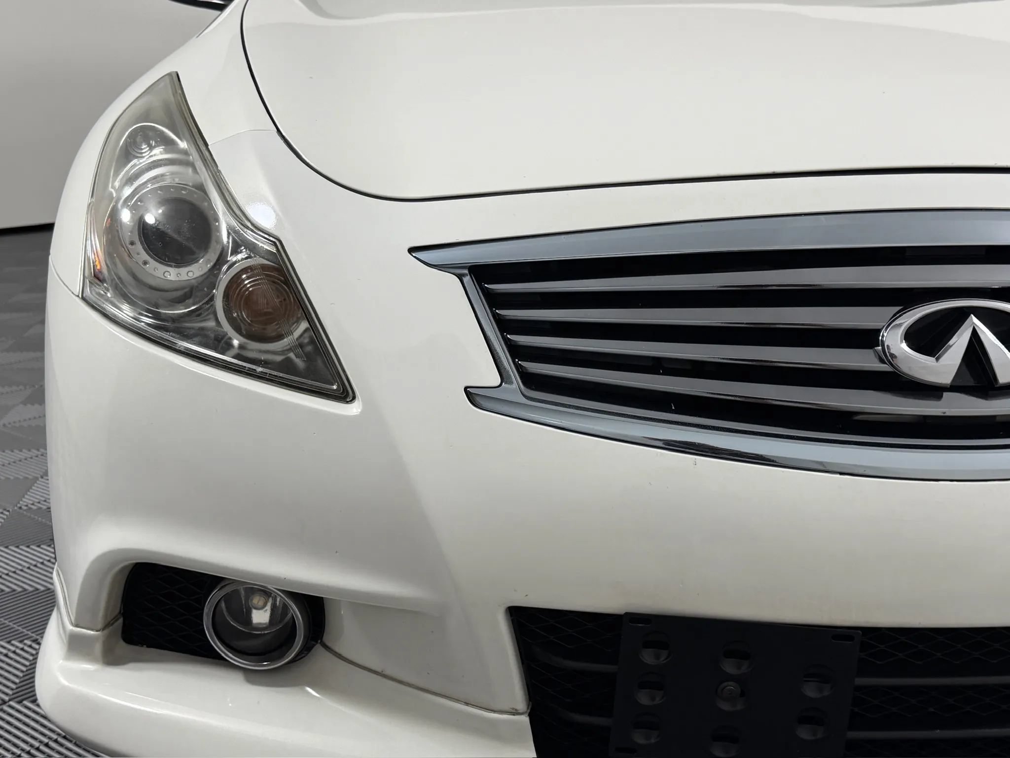 Used 2011 INFINITI G37 x Sedan w/ Premium Pkg AWD/4WD image 4