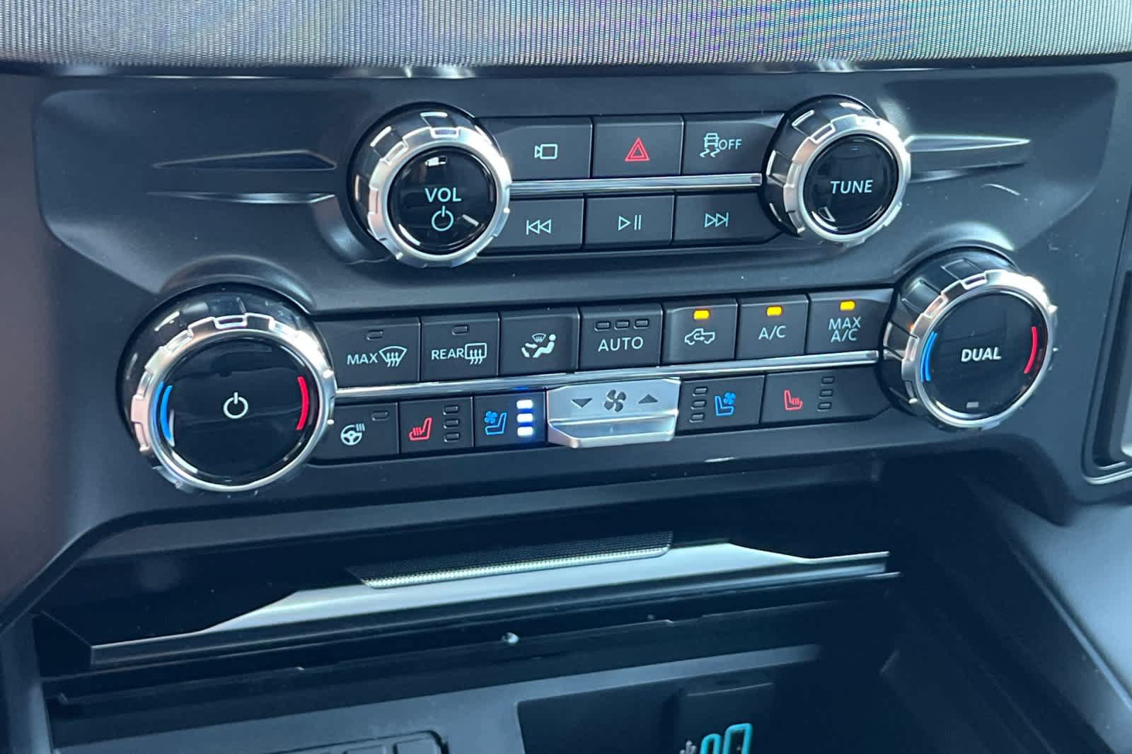 New 2026 Ford F250 Platinum AWD/4WD image 21