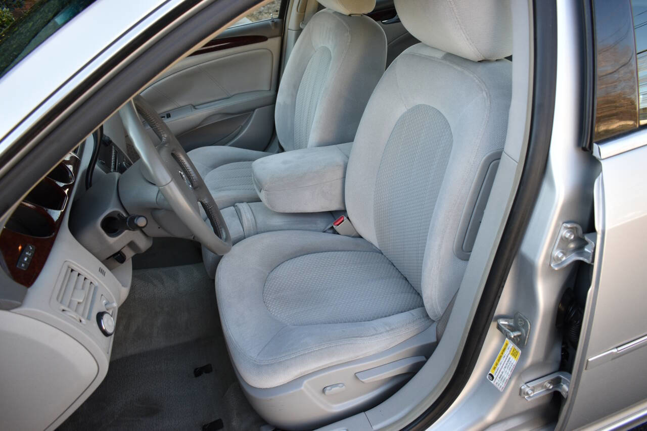 Used 2011 Buick Lucerne CX FWD image 18