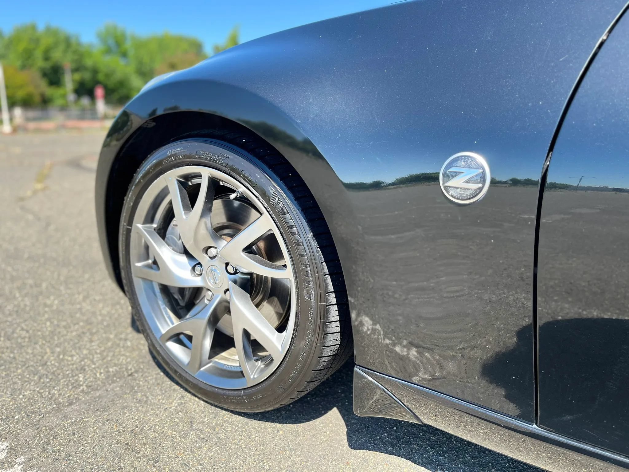 Used 2011 Nissan 370Z Touring w/ Sport Pkg RWD image 10