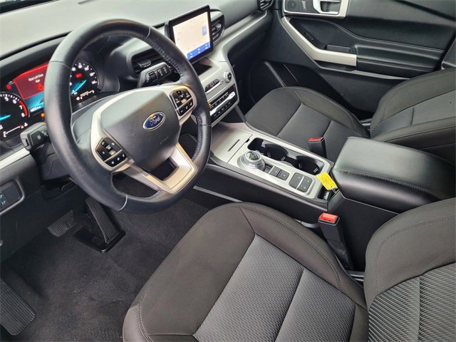 Used 2022 Ford Explorer XLT image 9
