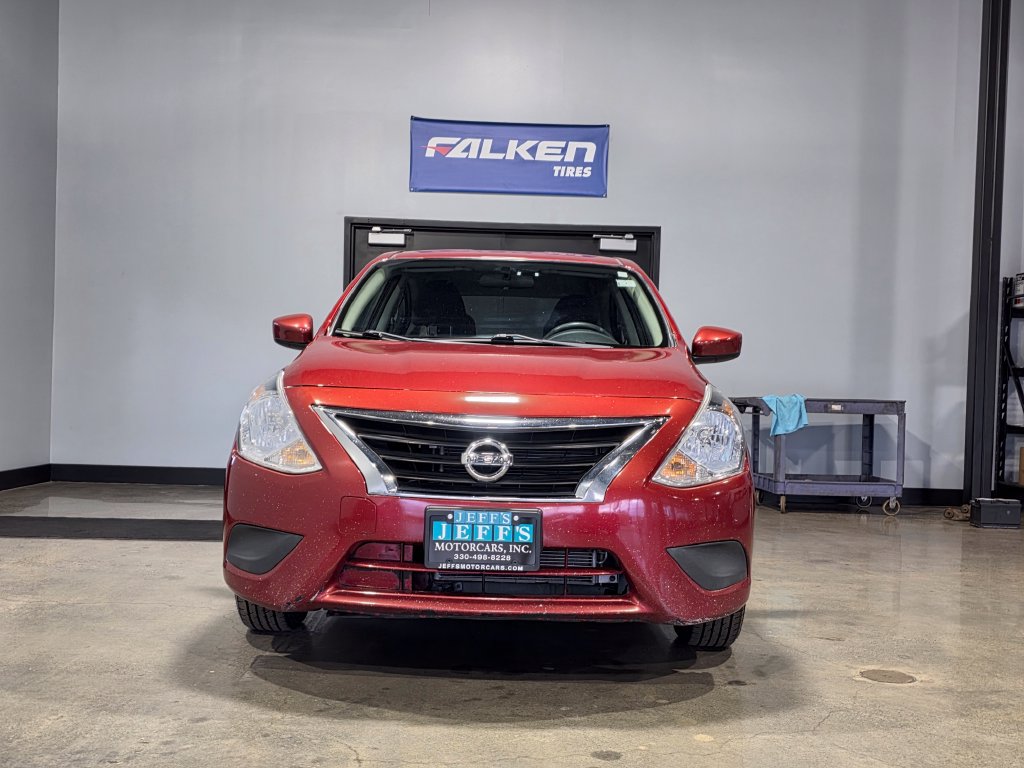 Used 2018 Nissan Versa SV FWD image 2