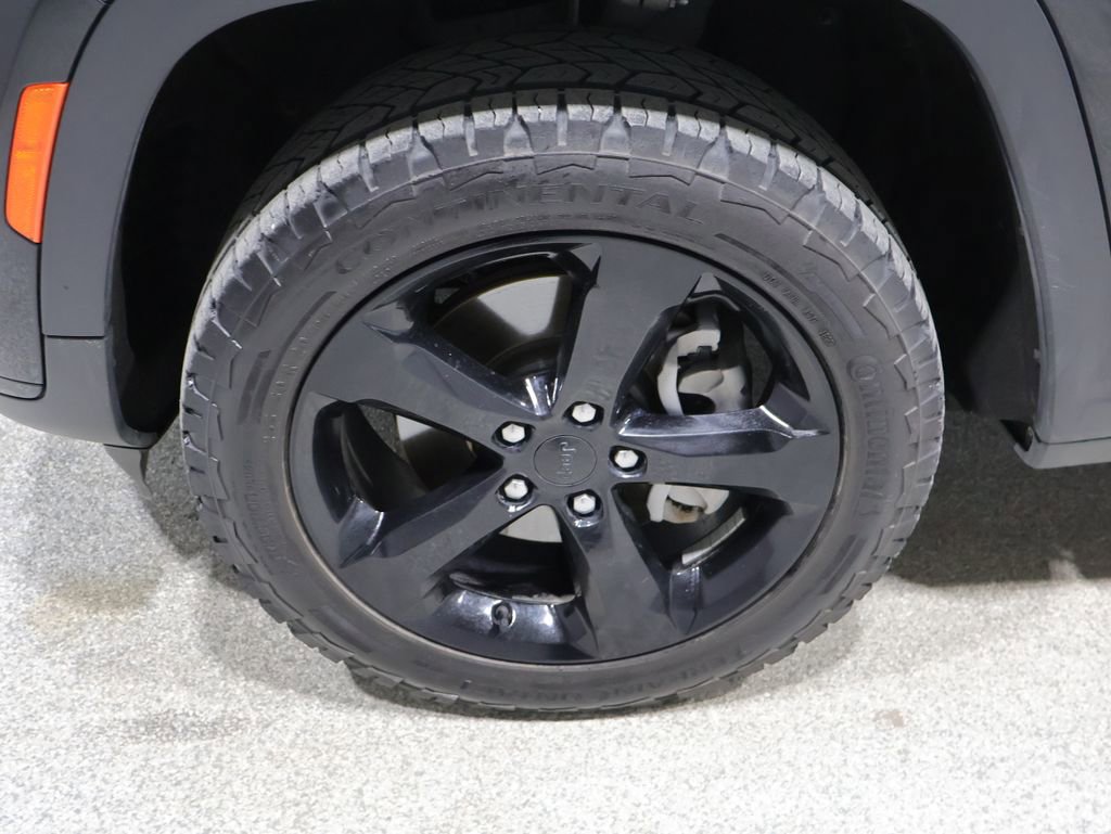 Used 2023 Jeep Grand Cherokee L Laredo image 10