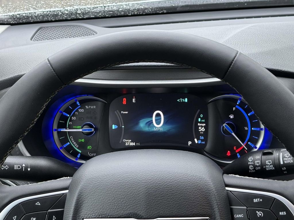 Used 2024 Chrysler Pacifica Select FWD image 20