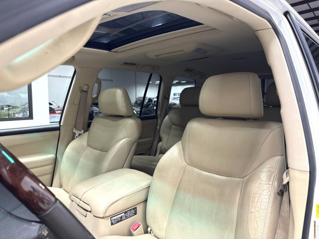 Used 2011 Lexus LX 570 4WD w/ Luxury Pkg image 14
