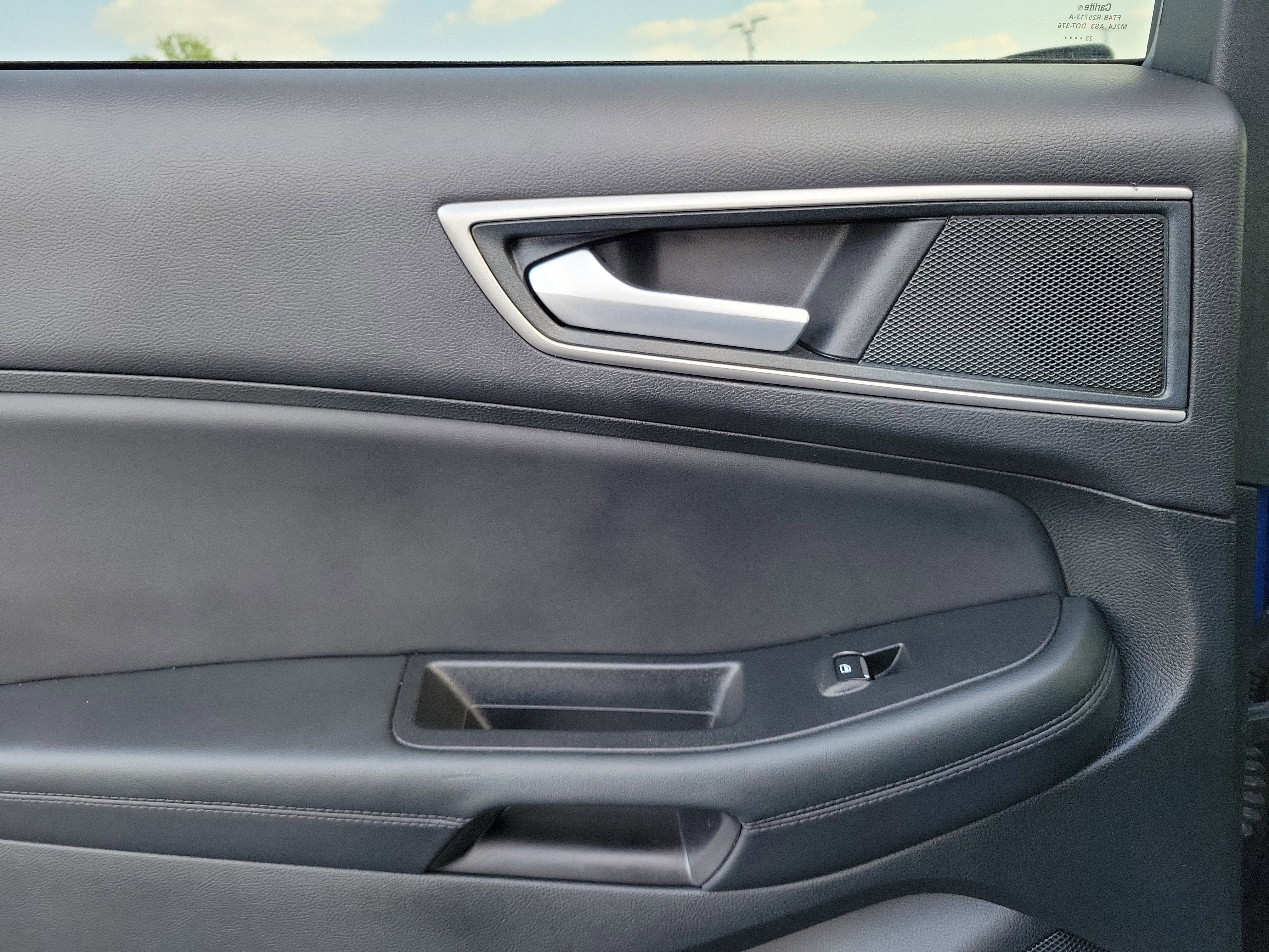 Used 2024 Ford Edge SEL image 12