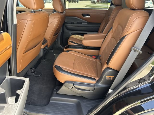 Used 2022 Nissan Pathfinder Platinum w/ Cargo Package FWD image 16