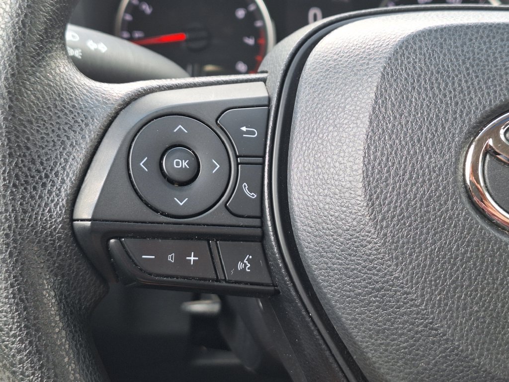 Used 2022 Toyota RAV4 LE w/ Carpet Mat Package (TMS) AWD/4WD image 14