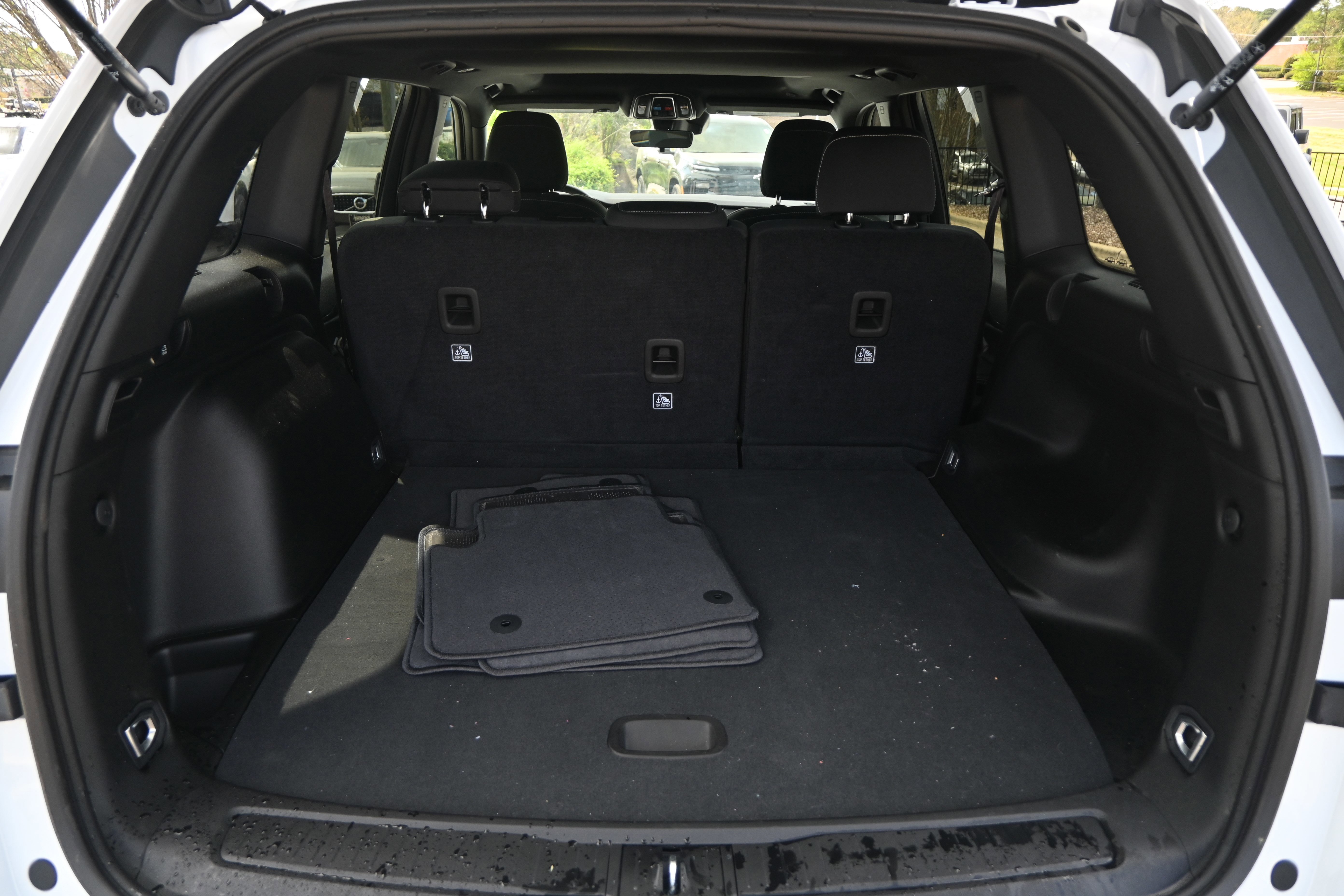 Used 2025 Jeep Grand Cherokee Laredo X image 14