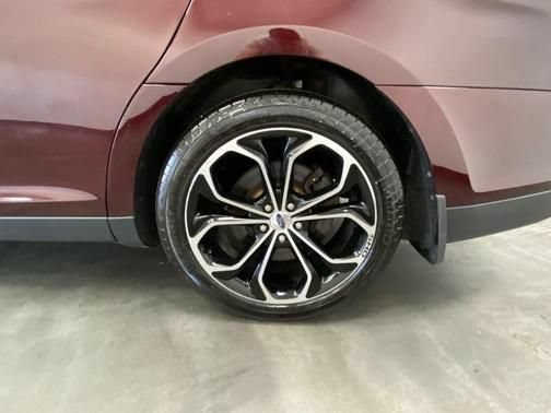 Used 2018 Ford Taurus SHO w/ Driver Assist Package AWD/4WD image 17