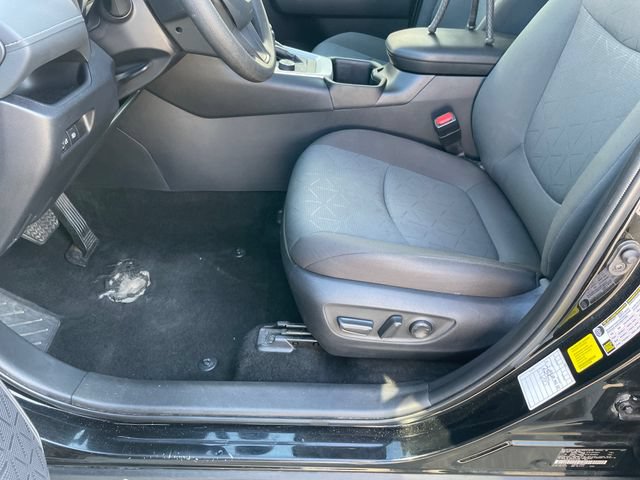 Used 2025 Toyota RAV4 XLE AWD/4WD image 9