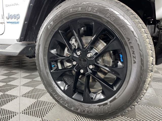 Used 2022 Jeep Wrangler Unlimited Sahara w/ Cold Weather Group image 14