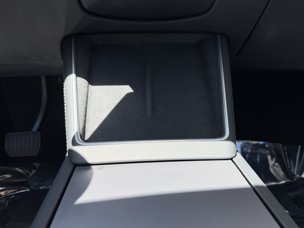 Used 2026 Tesla Model Y Long Range RWD image 29