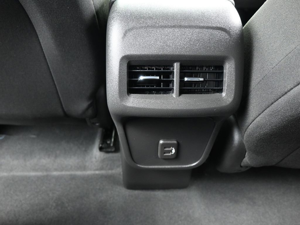 Used 2023 Chevrolet Equinox LS image 37