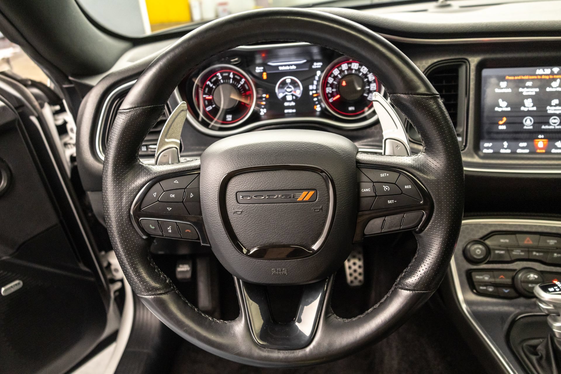 Used 2018 Dodge Challenger R/T Scat Pack w/ Leather Interior Group RWD image 24
