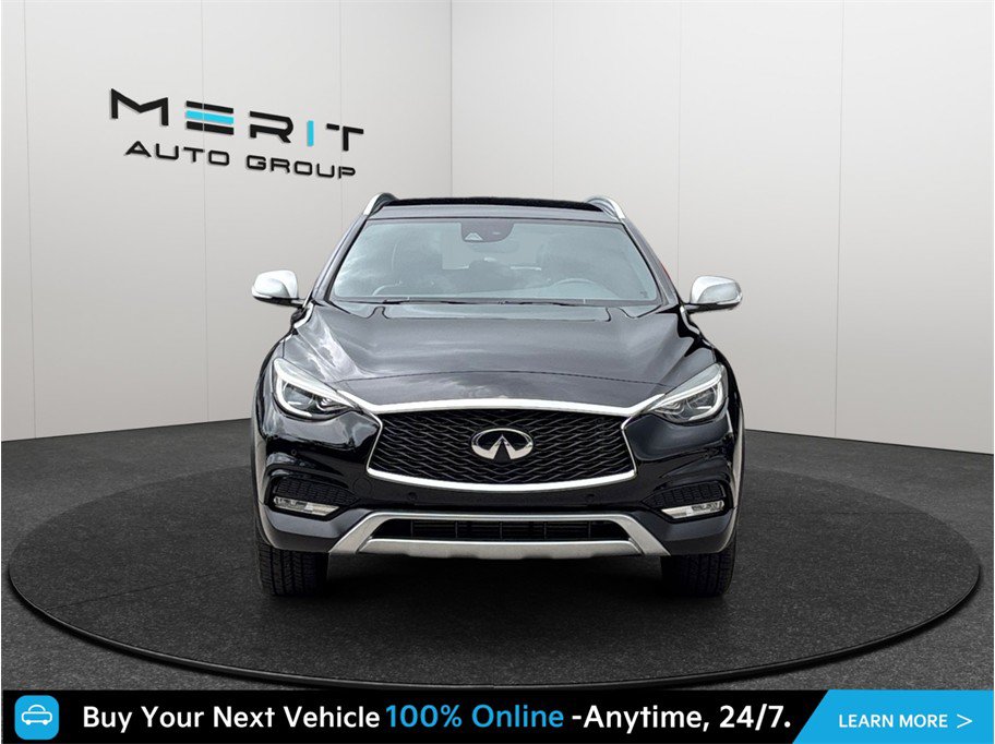 Used 2017 INFINITI QX30 Premium w/ Technology Package AWD/4WD image 3